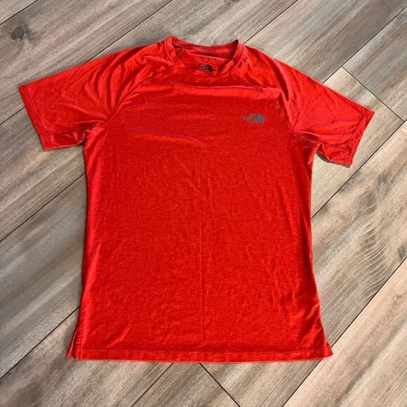 North Face Red Athletic Workout Shirt Men Small Bin A-10‎ - Picture 1 of 4